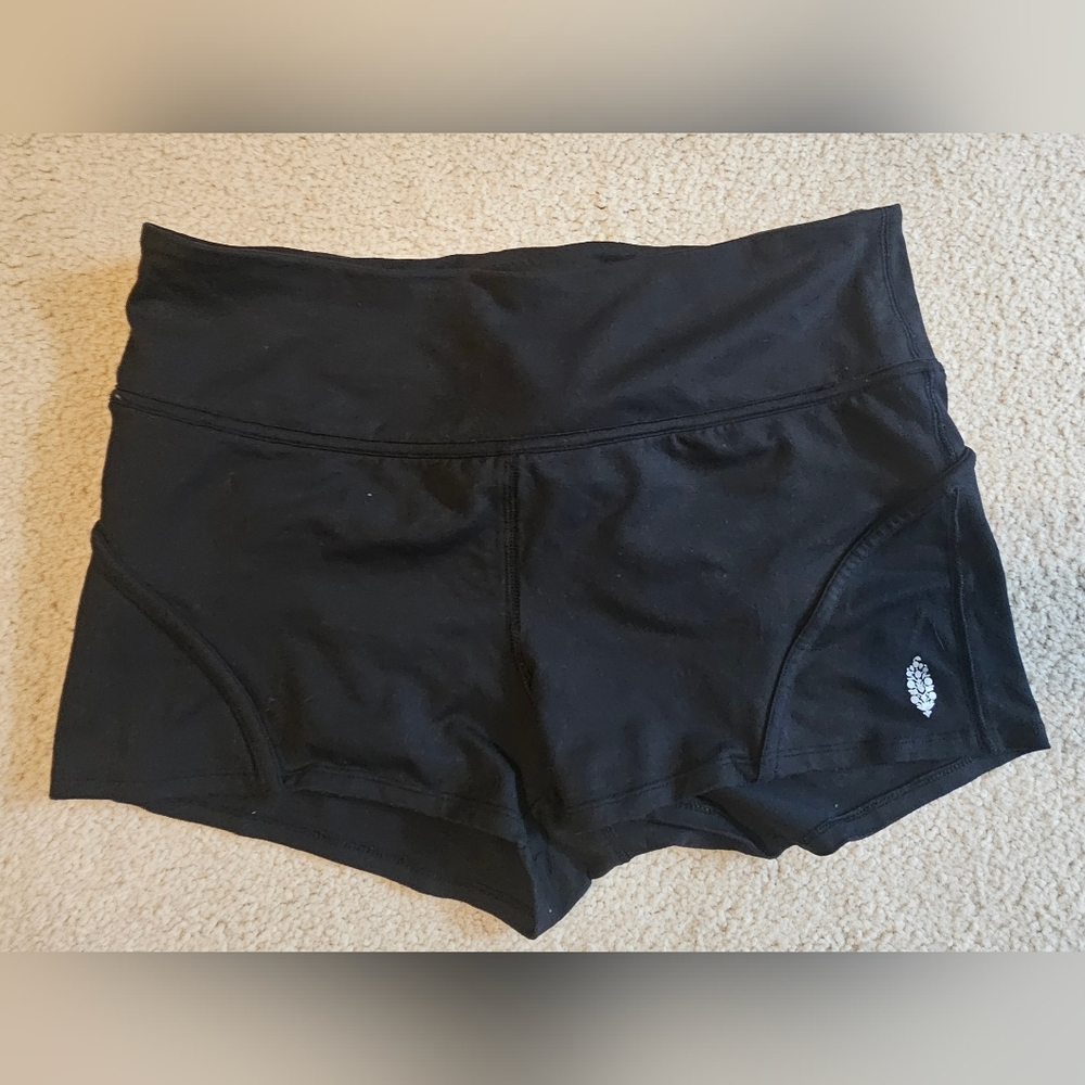 FREE PEOPLE MOVEMENT athletic shorts SIZE LARGE